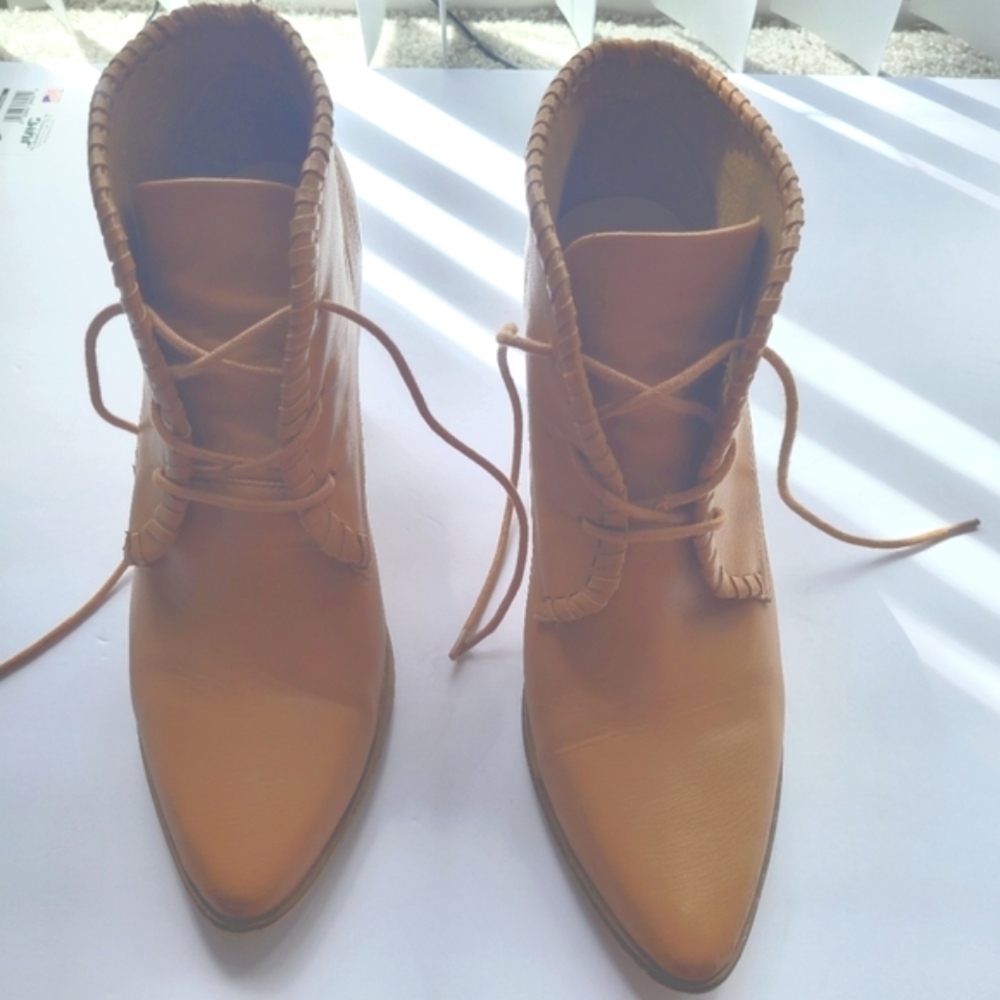 FOREVER 21 Size 10 Tan Booties